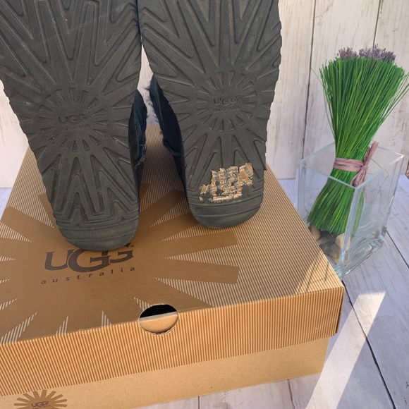 UGG CORDUROY BAILEY BOW BOOTS - Picture 5 of 7